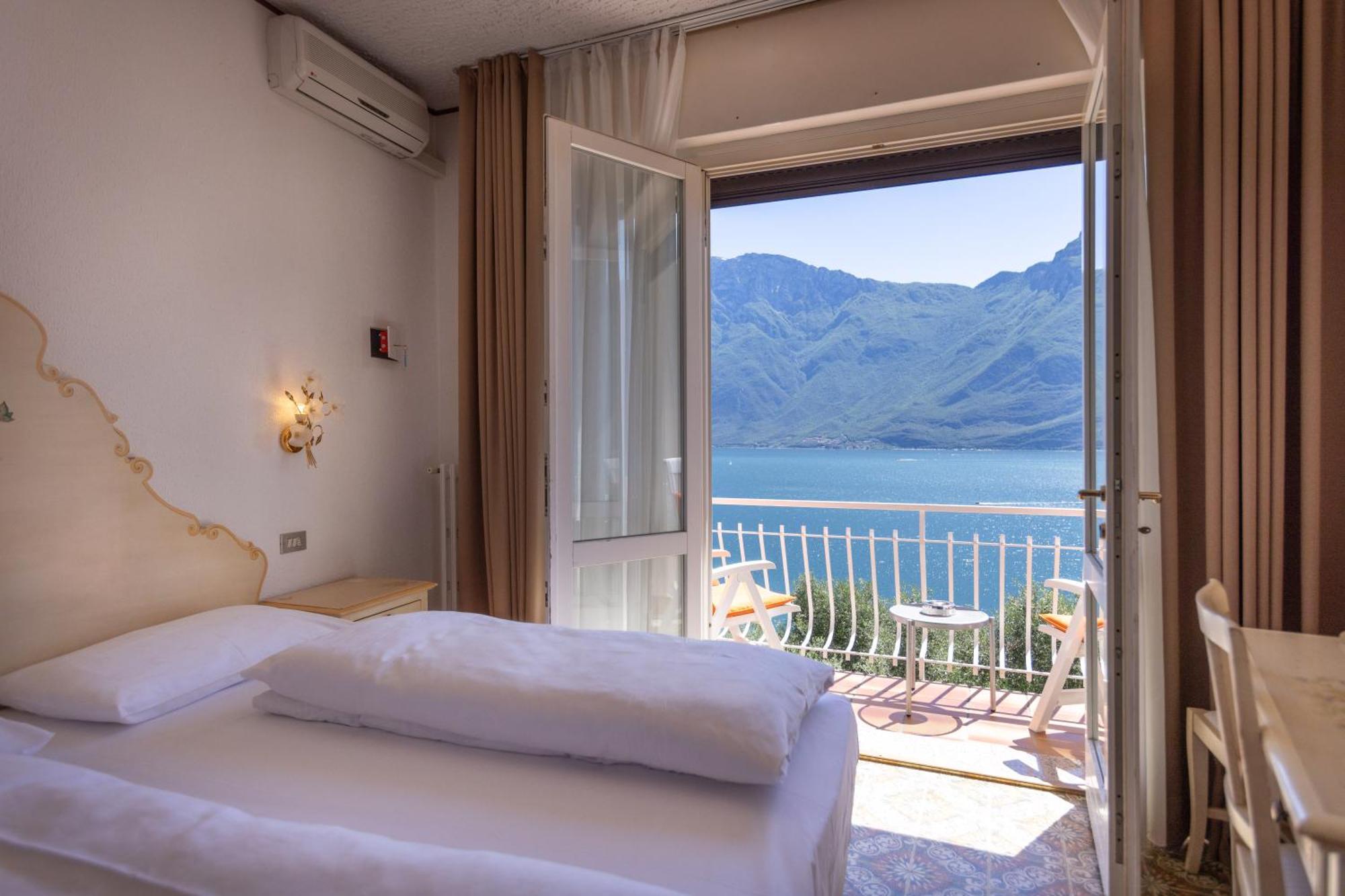 Hotel Villa Margherita Лимоне-суль-Гарда Экстерьер фото