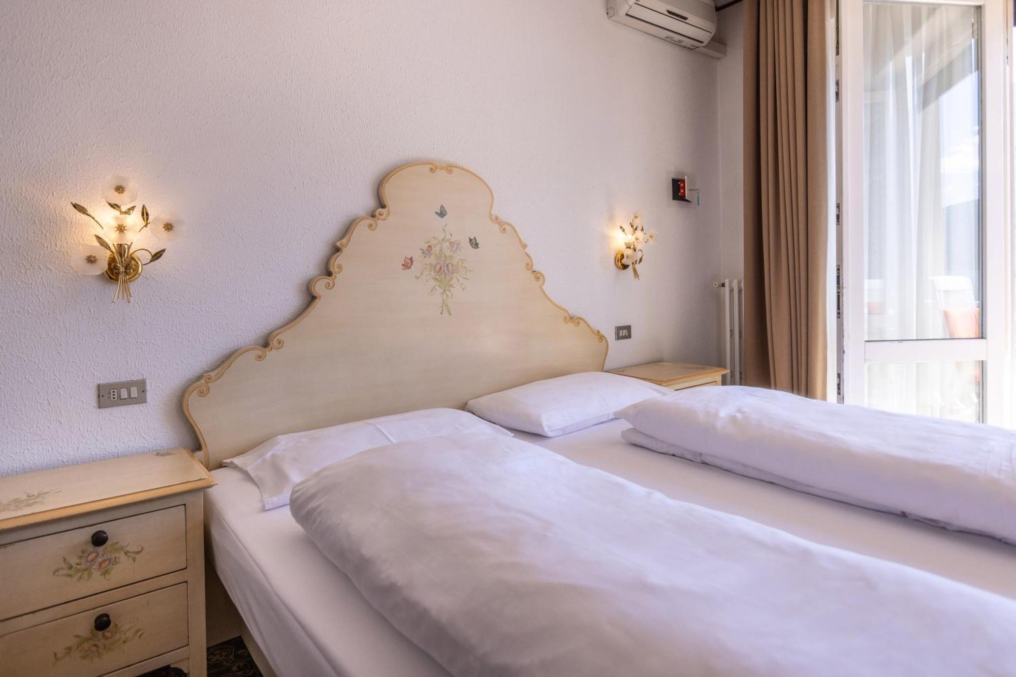 Hotel Villa Margherita Лимоне-суль-Гарда Экстерьер фото