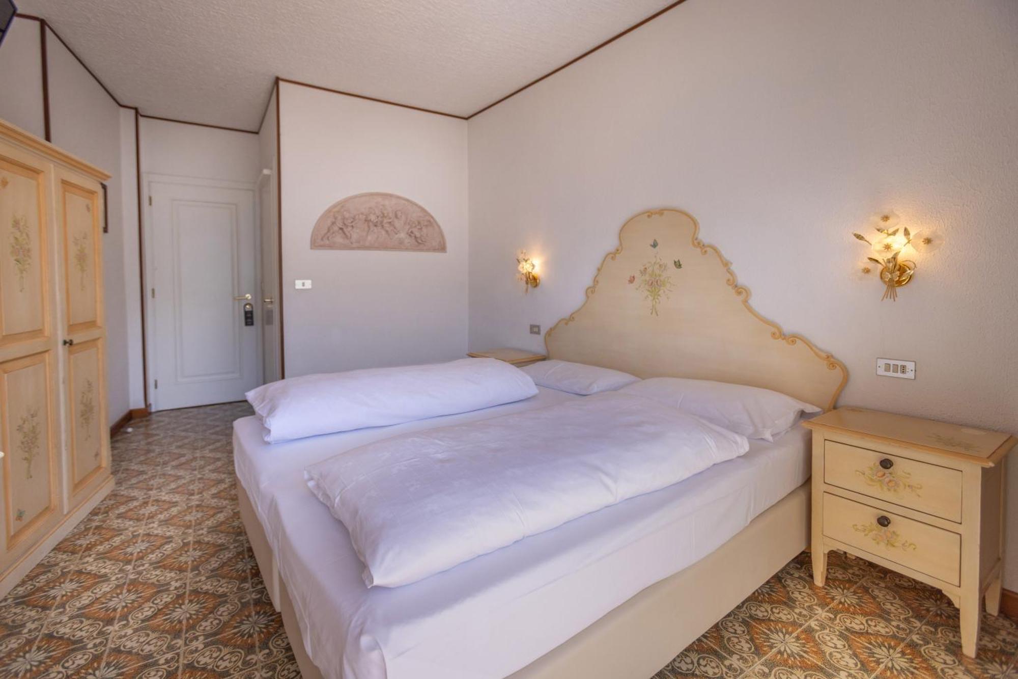 Hotel Villa Margherita Лимоне-суль-Гарда Экстерьер фото