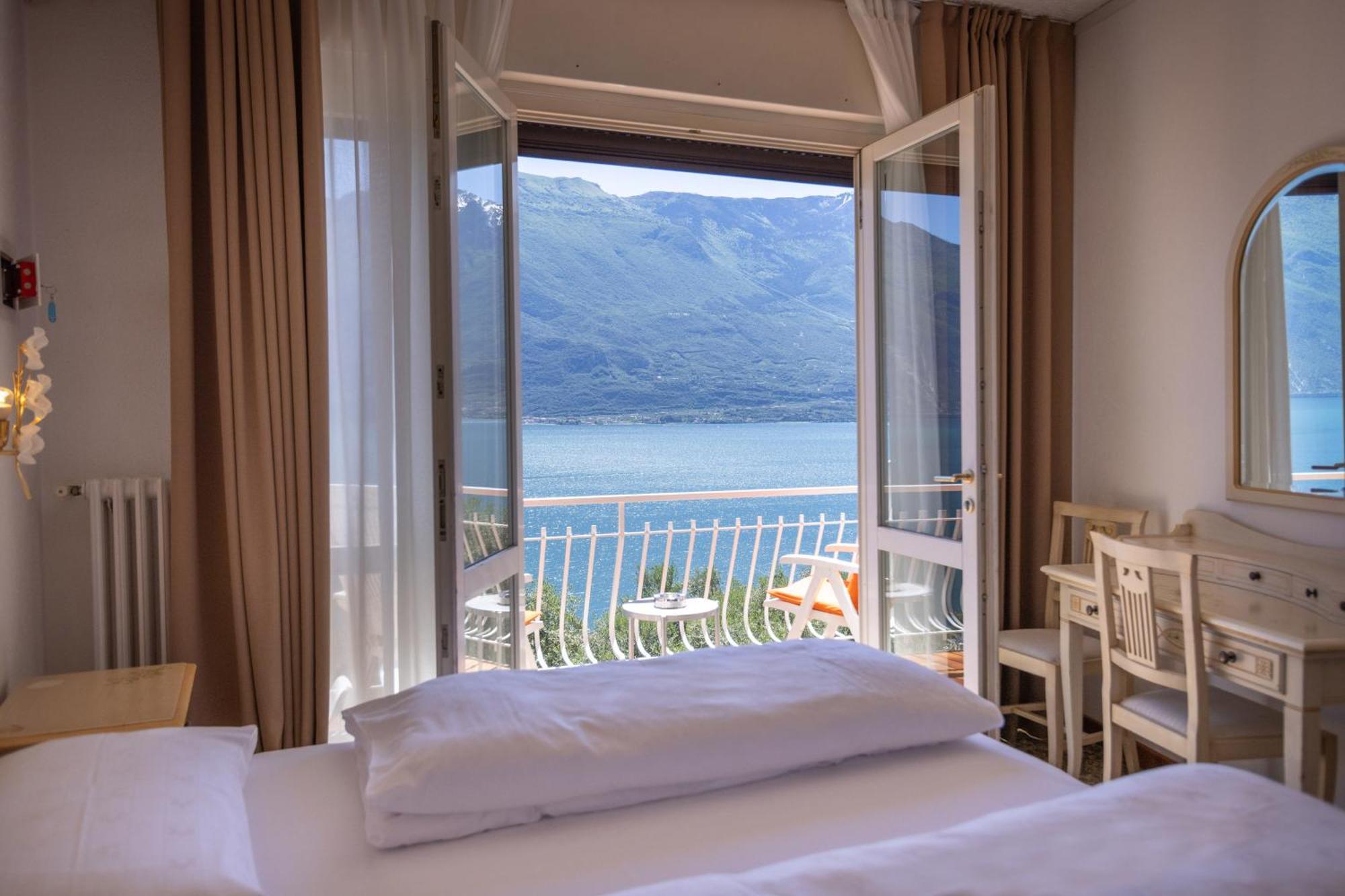 Hotel Villa Margherita Лимоне-суль-Гарда Экстерьер фото