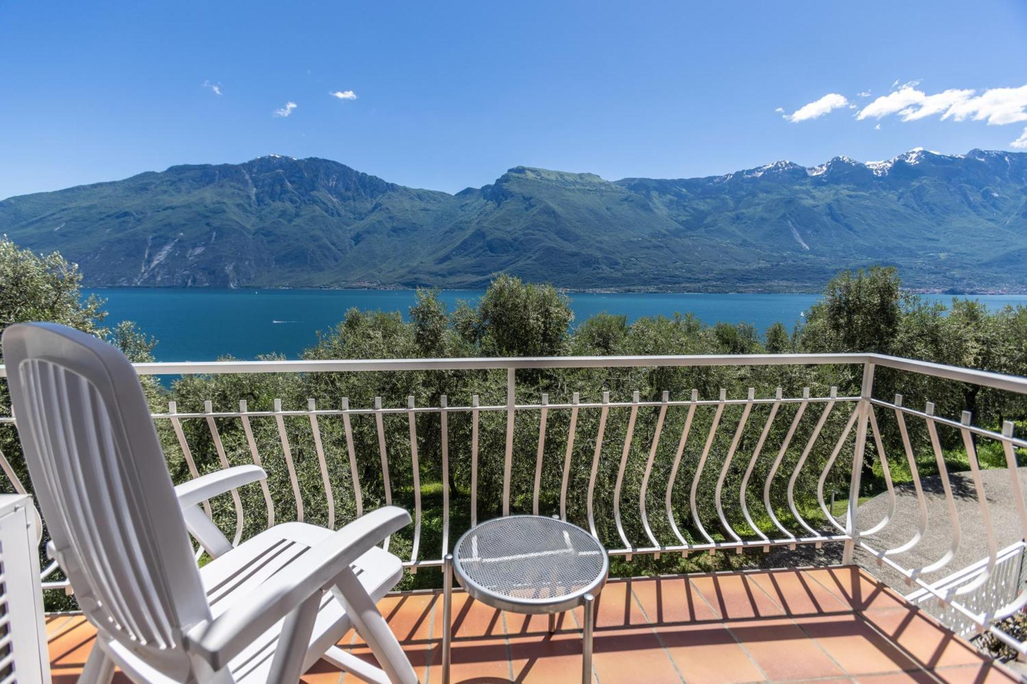 Hotel Villa Margherita Лимоне-суль-Гарда Экстерьер фото