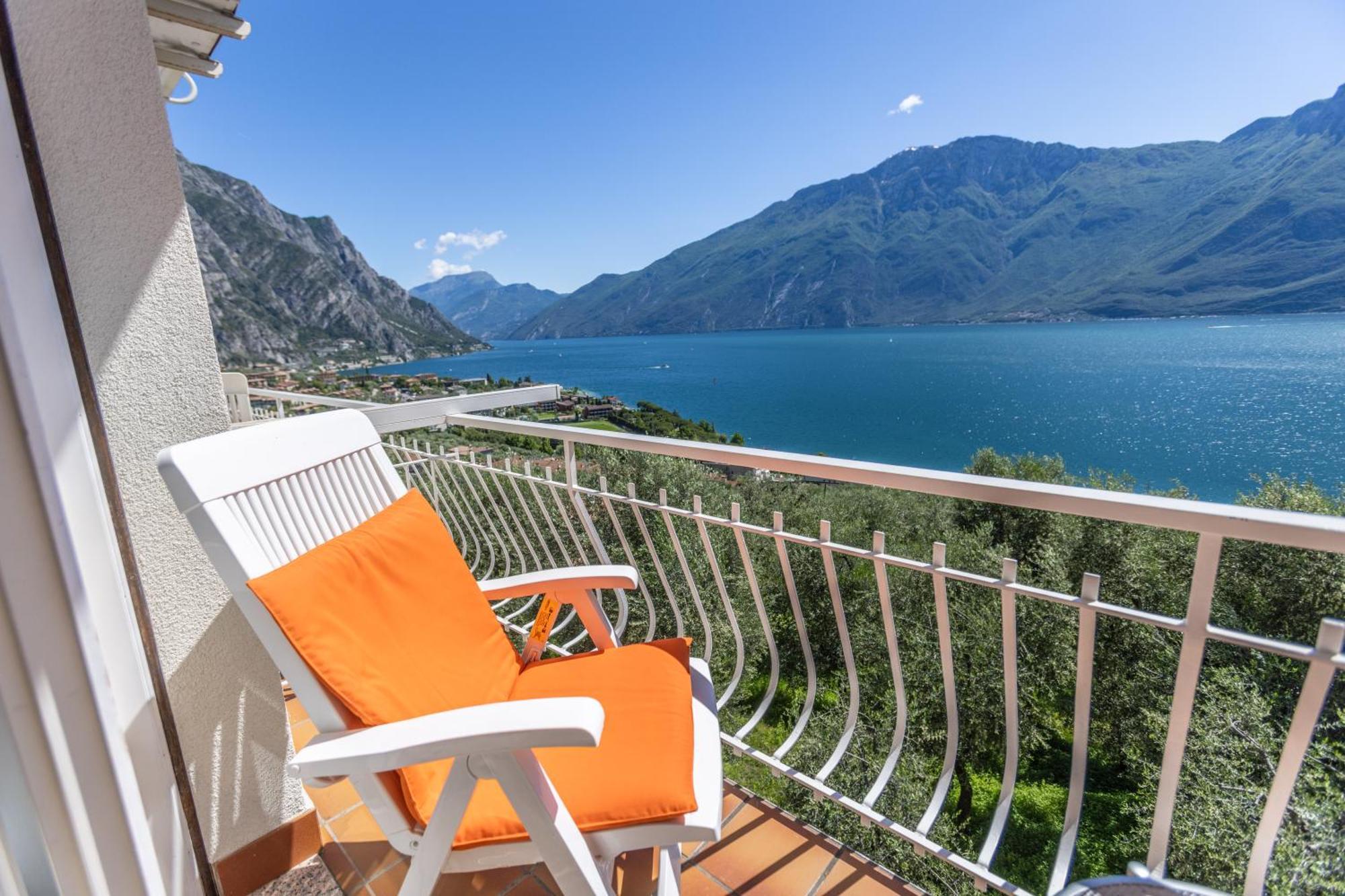 Hotel Villa Margherita Лимоне-суль-Гарда Экстерьер фото