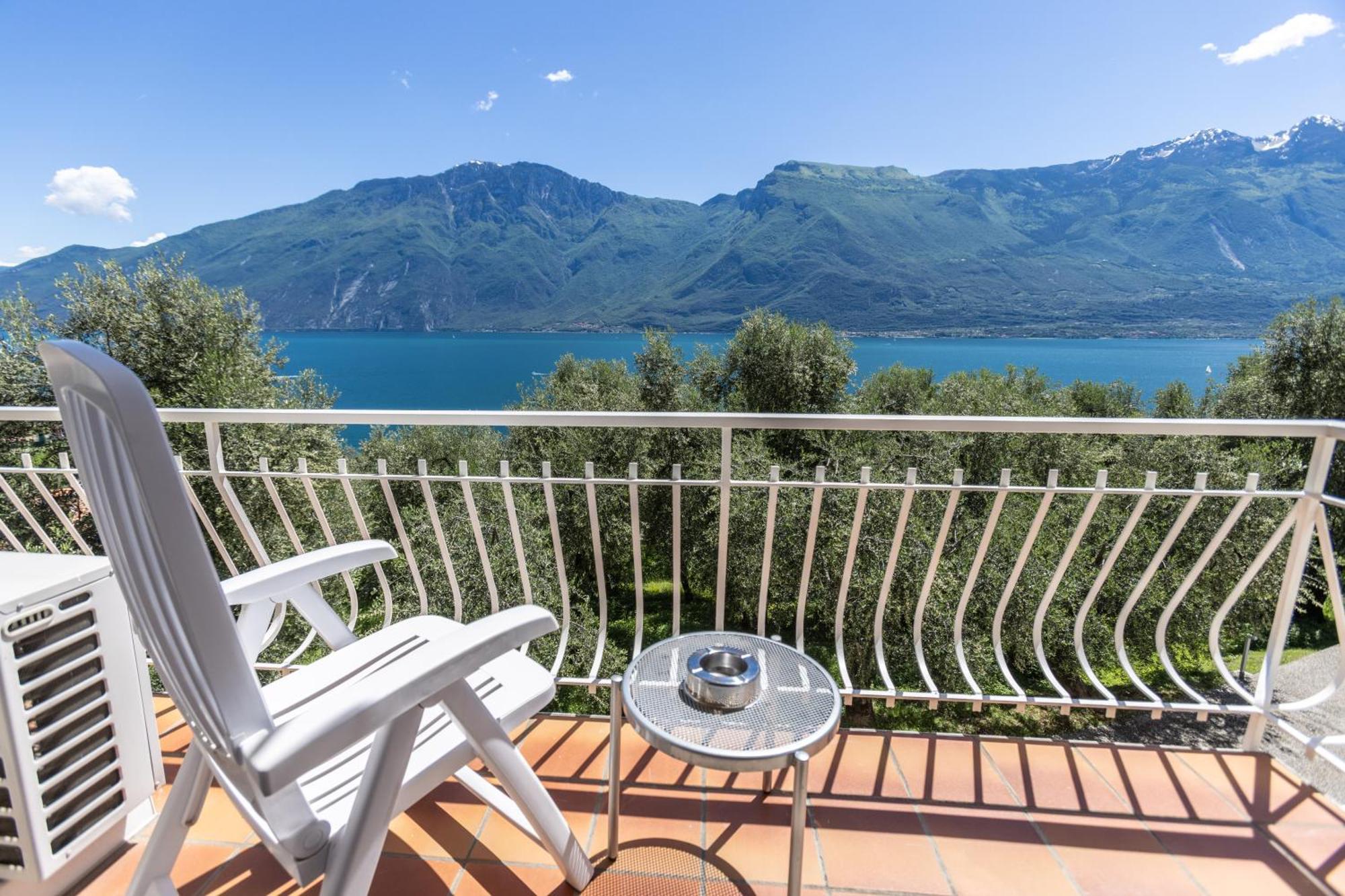 Hotel Villa Margherita Лимоне-суль-Гарда Экстерьер фото
