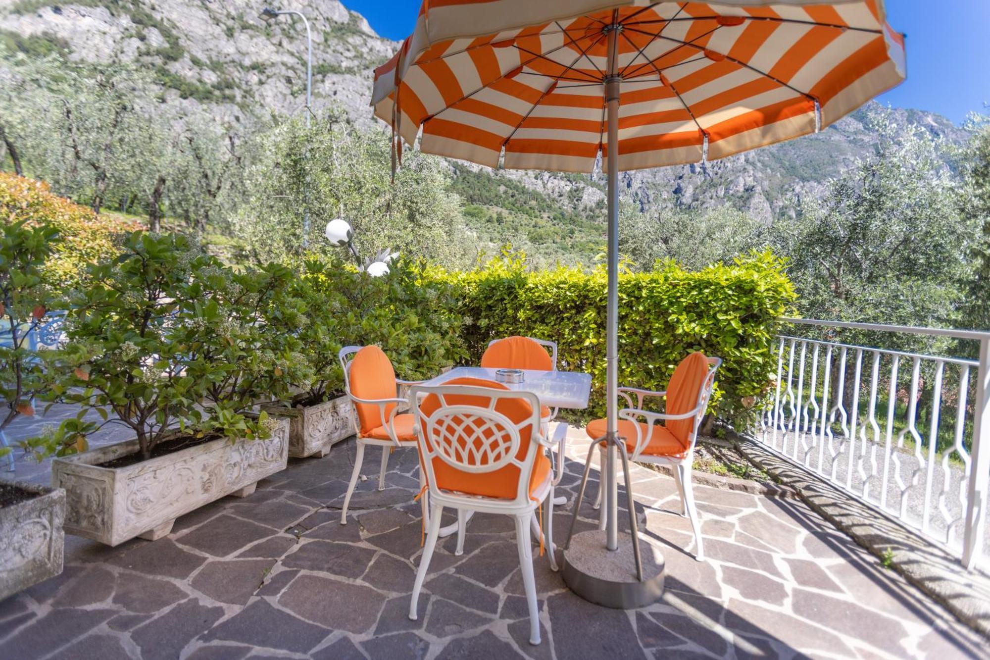 Hotel Villa Margherita Лимоне-суль-Гарда Экстерьер фото