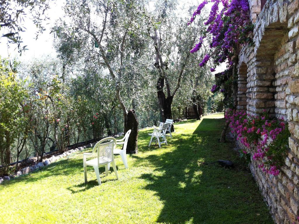 Hotel Villa Margherita Лимоне-суль-Гарда Экстерьер фото