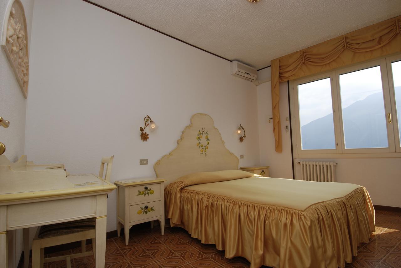 Hotel Villa Margherita Лимоне-суль-Гарда Экстерьер фото